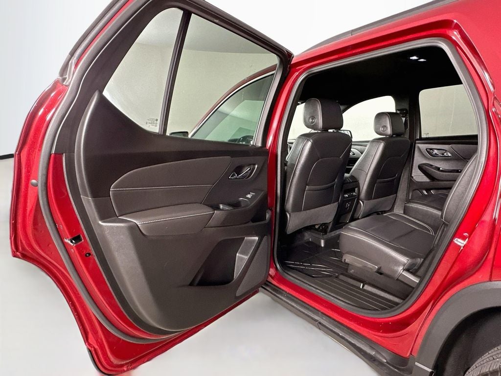 2023 Chevrolet Traverse AWD LT Leather