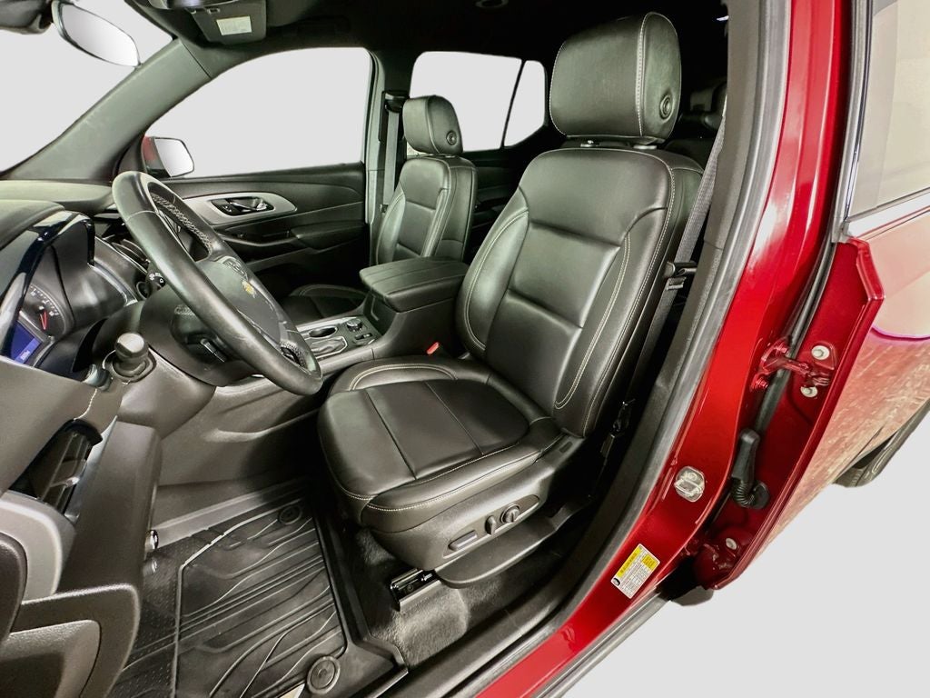2023 Chevrolet Traverse AWD LT Leather