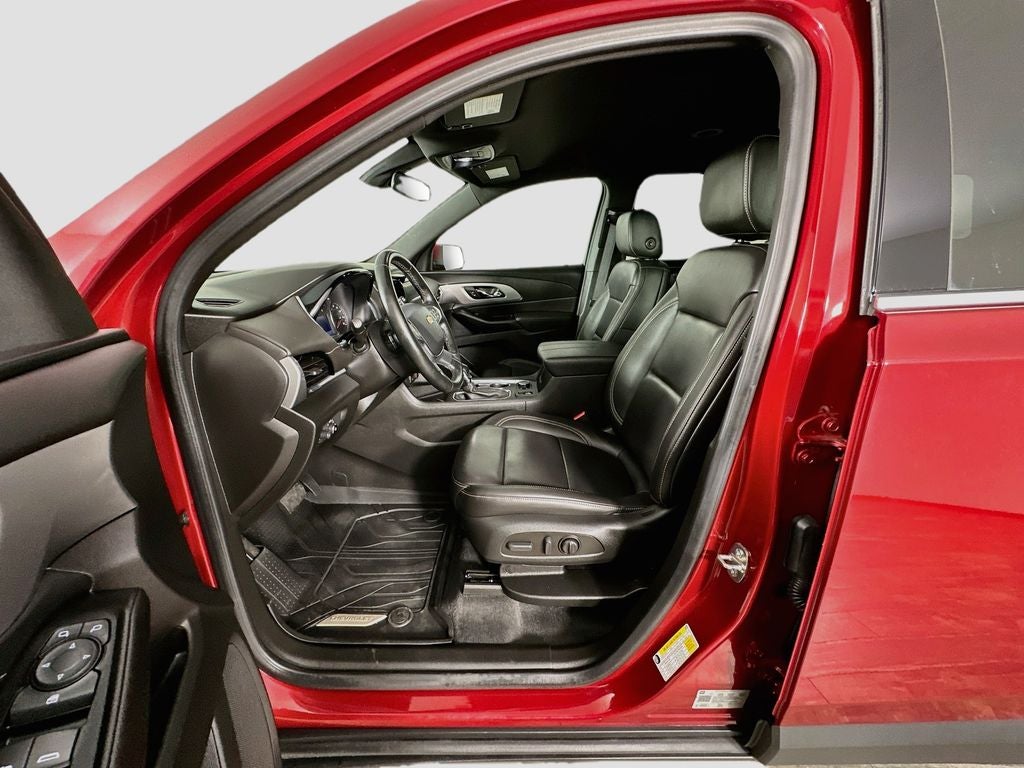 2023 Chevrolet Traverse AWD LT Leather
