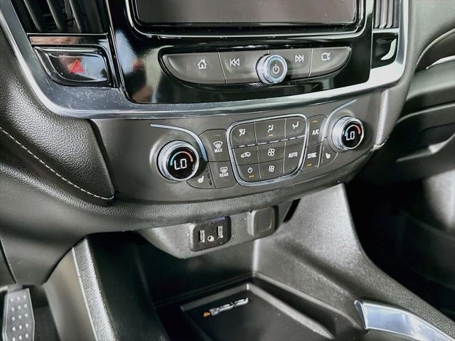 2023 Chevrolet Traverse AWD LT Leather