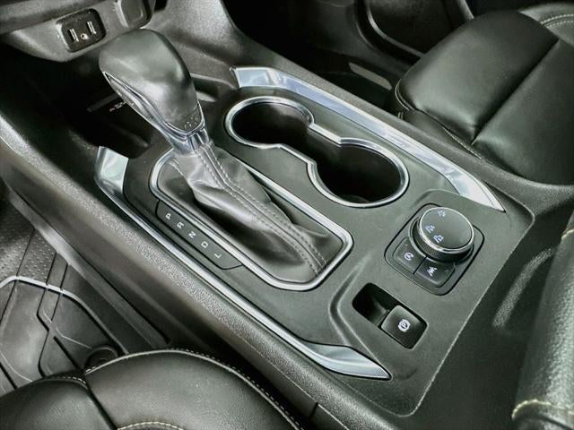 2023 Chevrolet Traverse AWD LT Leather