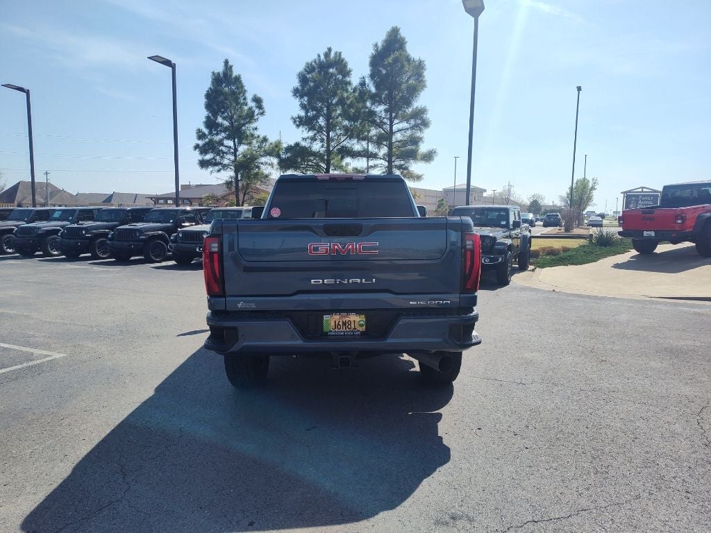 2024 GMC Sierra 2500HD 4WD Crew Cab Standard Bed Denali
