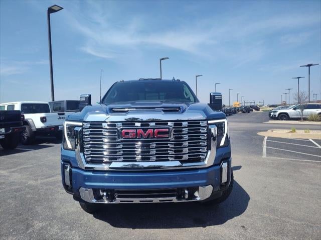 2024 GMC Sierra 2500HD 4WD Crew Cab Standard Bed Denali