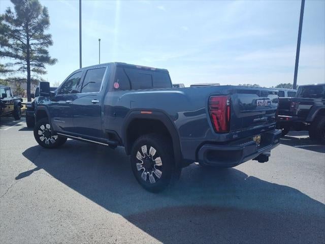 2024 GMC Sierra 2500HD 4WD Crew Cab Standard Bed Denali