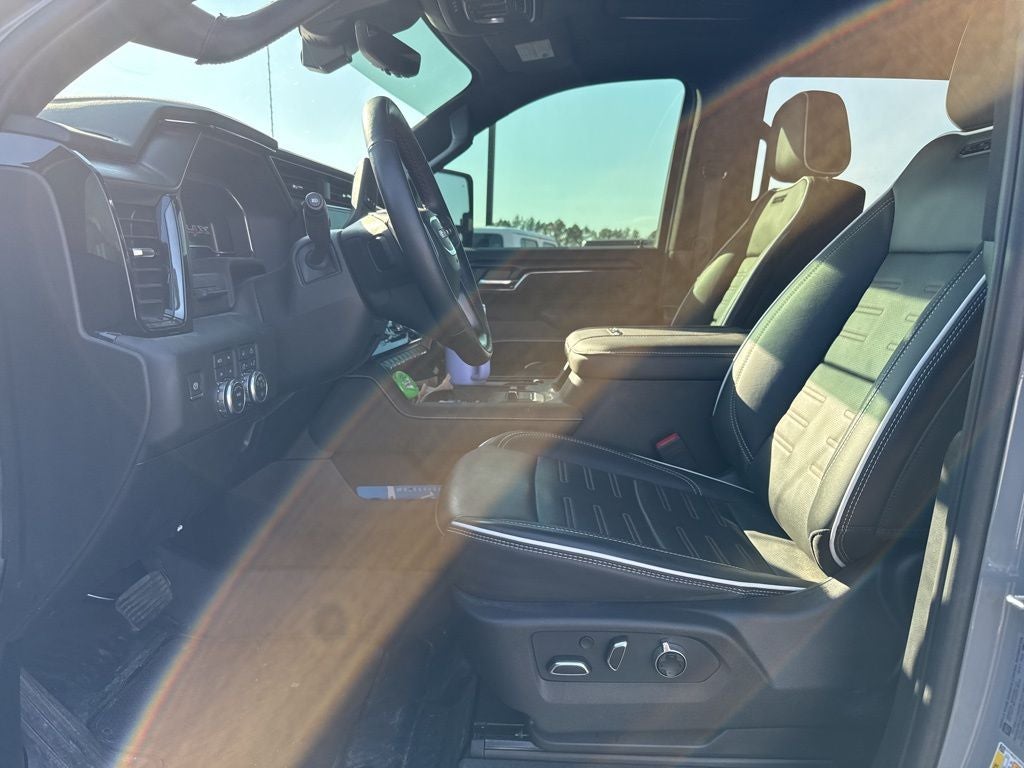 2024 GMC Sierra 2500HD 4WD Crew Cab Standard Bed AT4X