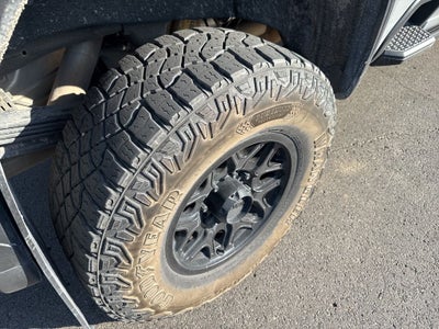 2024 GMC Sierra 2500HD 4WD Crew Cab Standard Bed AT4X