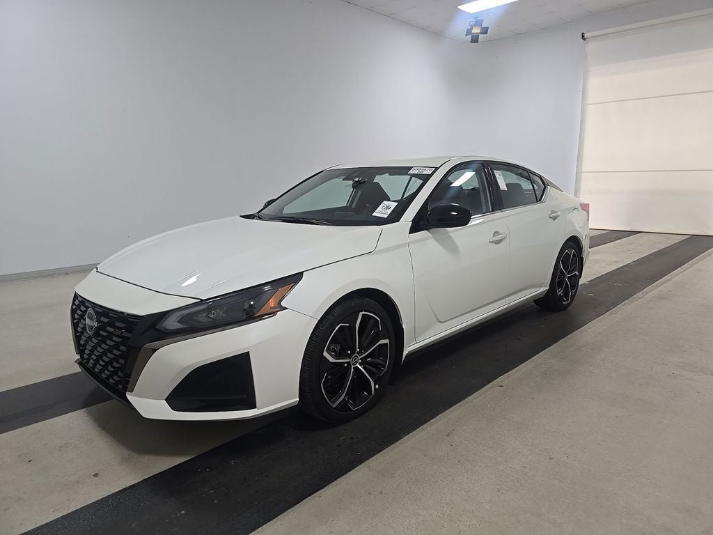 2025 Nissan Altima SR FWD