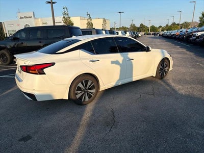 2022 Nissan Altima SL FWD
