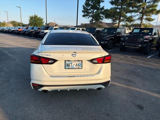 2022 Nissan Altima SL FWD