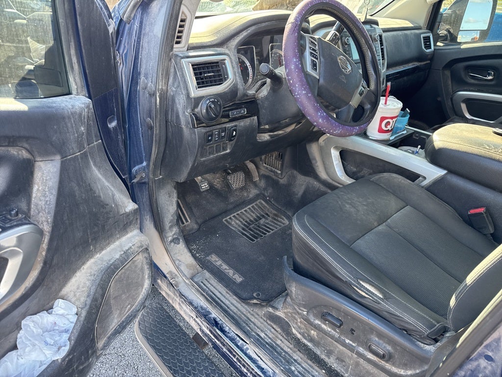 2017 Nissan Titan SV