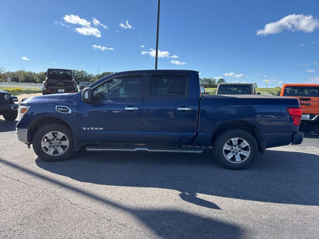 2017 Nissan Titan SV