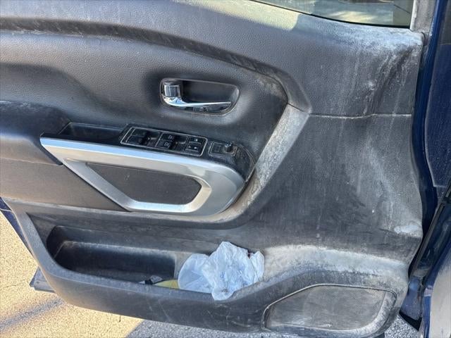 2017 Nissan Titan SV