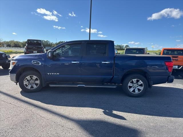 2017 Nissan Titan SV