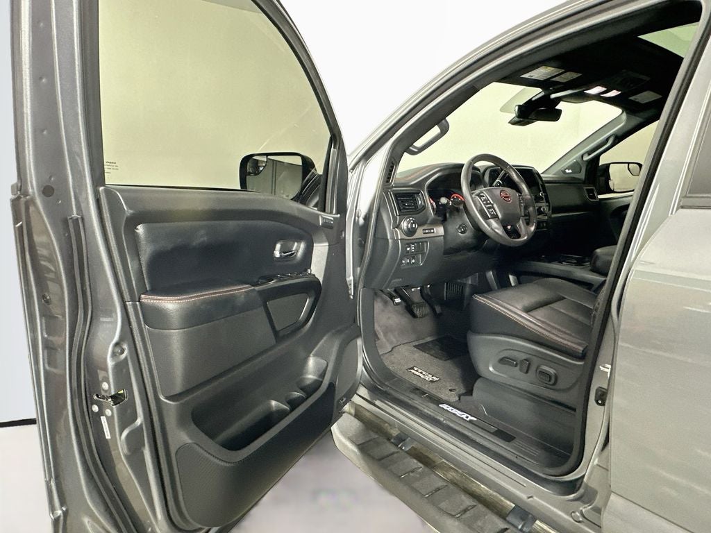 2023 Nissan Titan Crew Cab PRO-4X 4x4