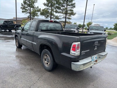 2007 Mitsubishi Raider LS