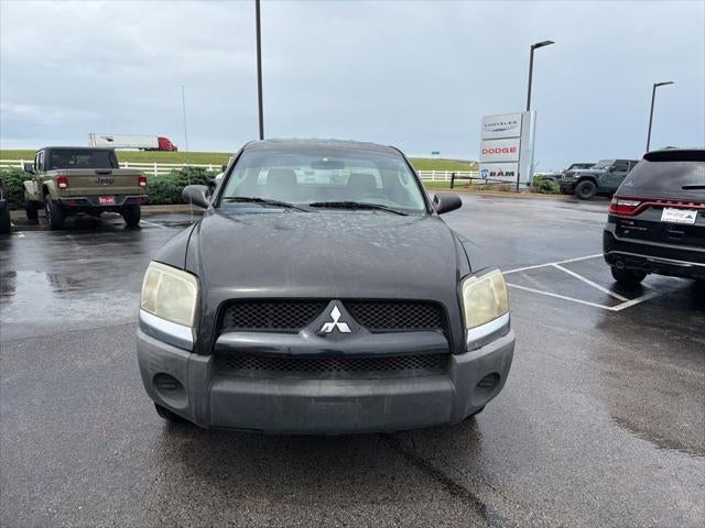 2007 Mitsubishi Raider LS