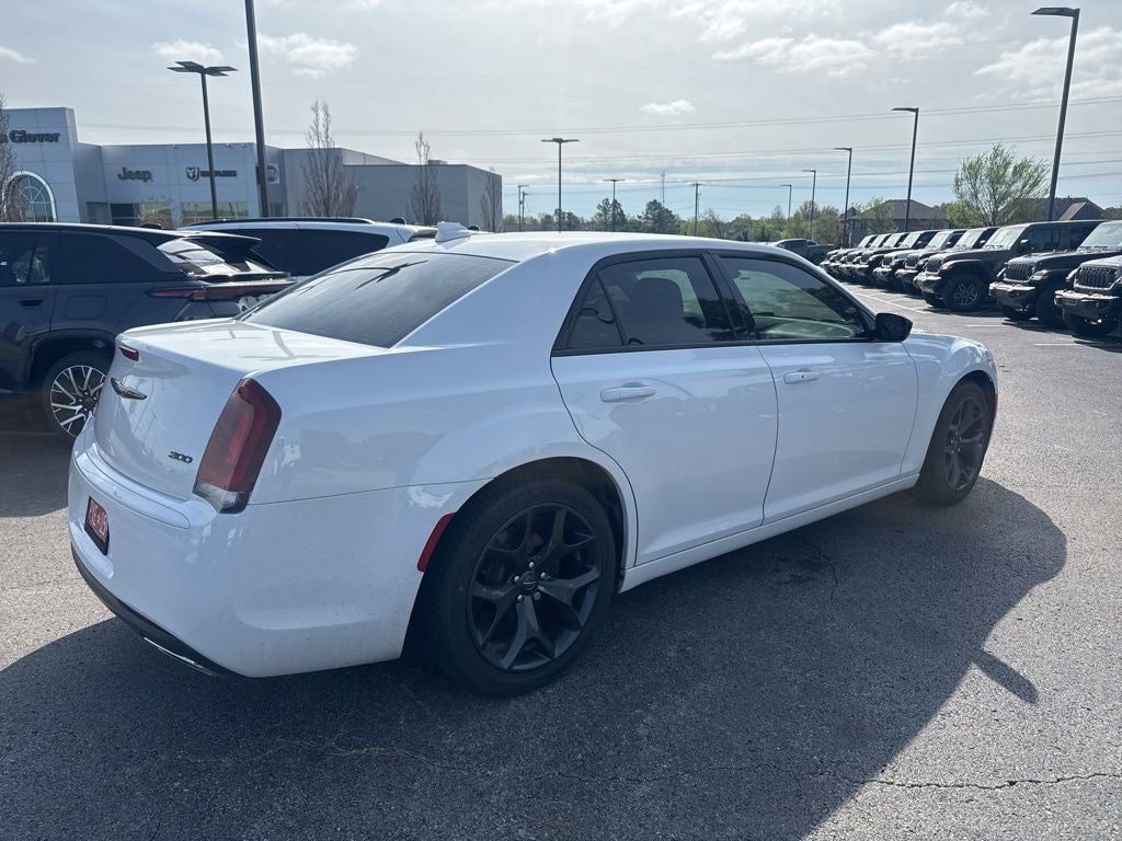 2021 Chrysler 300 Touring