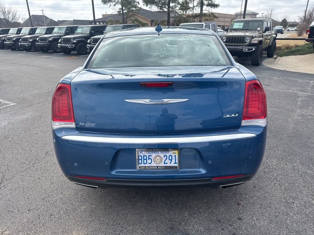 2021 Chrysler 300 Touring L