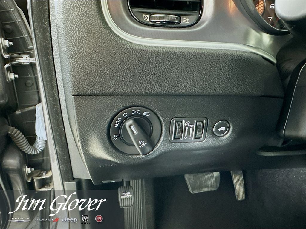 2020 Dodge Charger SXT RWD