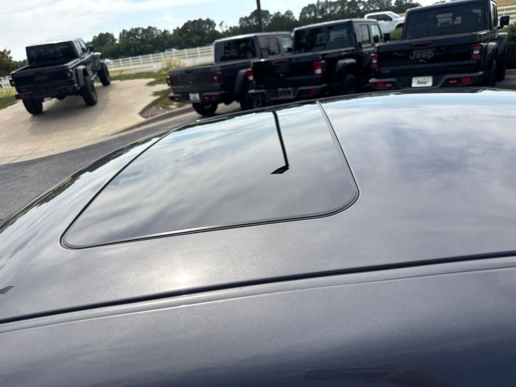 2013 Dodge Challenger SXT Plus