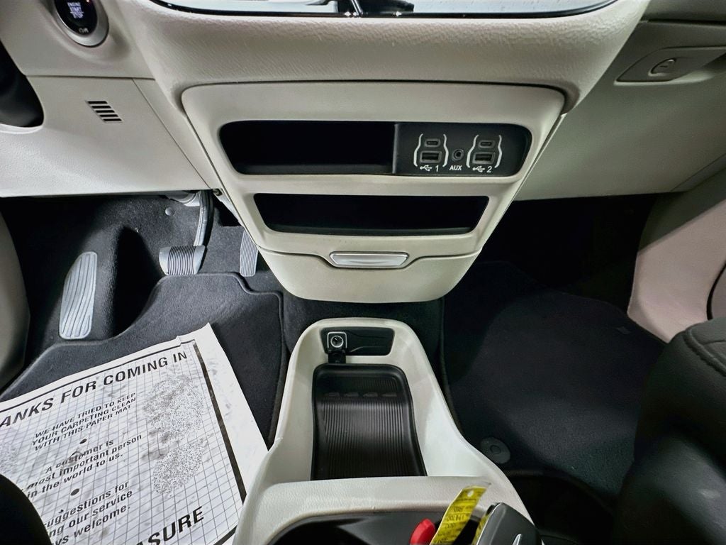2022 Chrysler Voyager LX