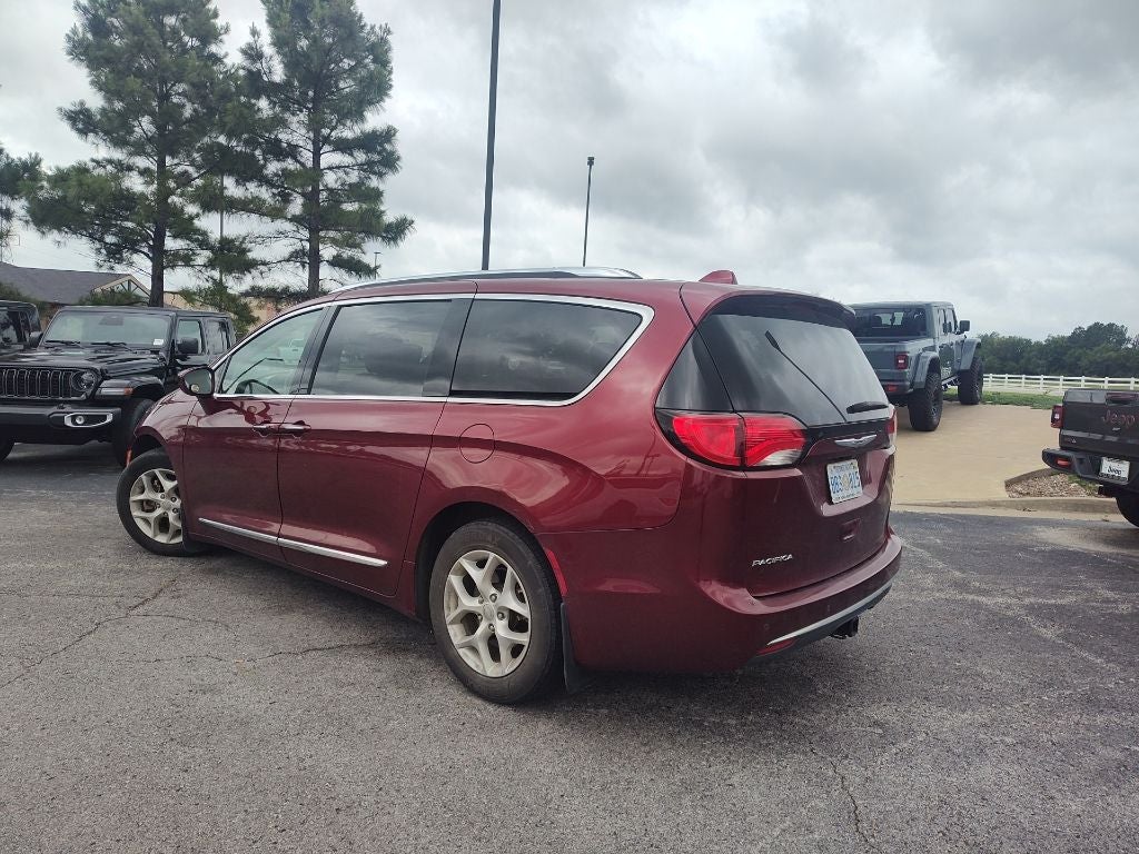 2017 Chrysler Pacifica Touring-L Plus