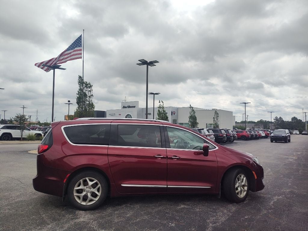 2017 Chrysler Pacifica Touring-L Plus