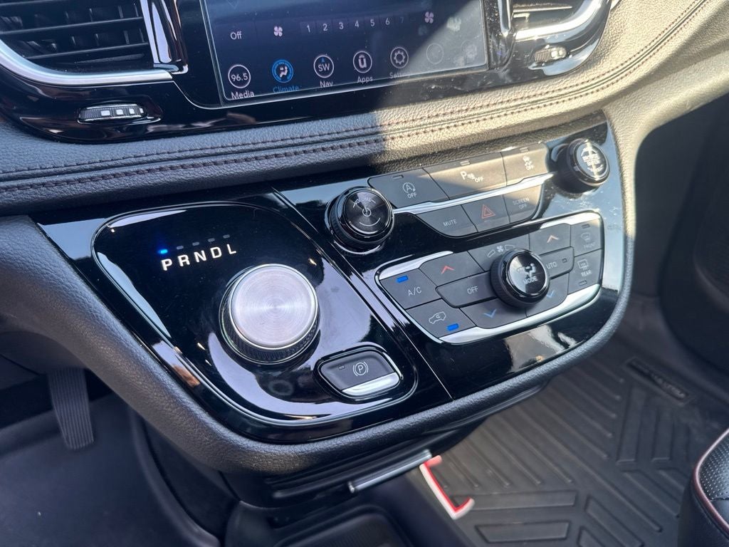 2020 Chrysler Pacifica 35th Anniversary Limited
