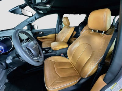 2023 Chrysler Pacifica Hybrid Pinnacle