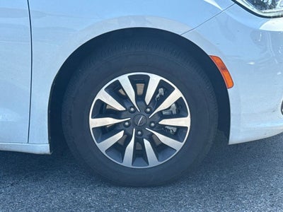 2024 Chrysler Pacifica Hybrid Select