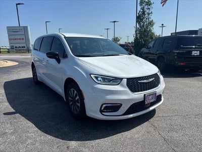 2024 Chrysler Pacifica Hybrid Select