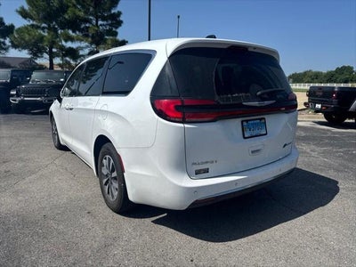 2024 Chrysler Pacifica Hybrid Select