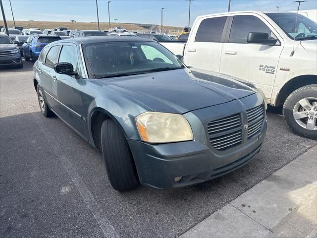 2006 Dodge Magnum Base