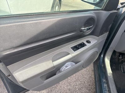 2006 Dodge Magnum Base