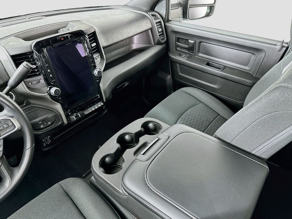 2025 RAM 2500 Tradesman Crew Cab 4x4 6'4' Box