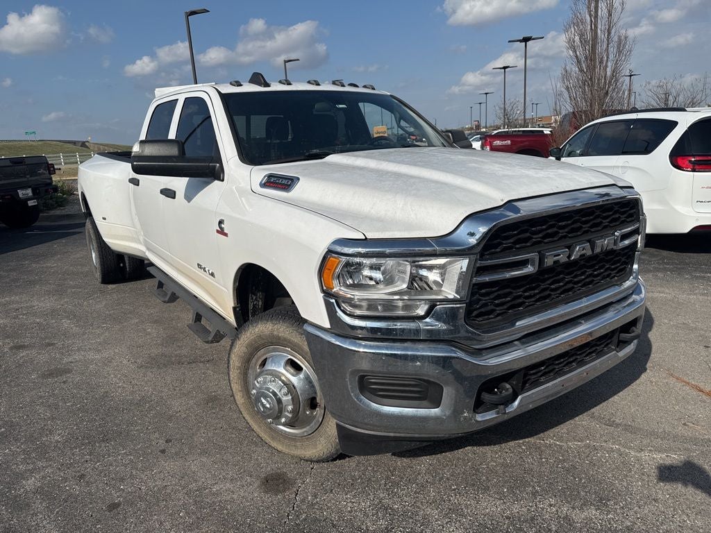 2022 RAM 3500 Tradesman Crew Cab 4x4 8' Box