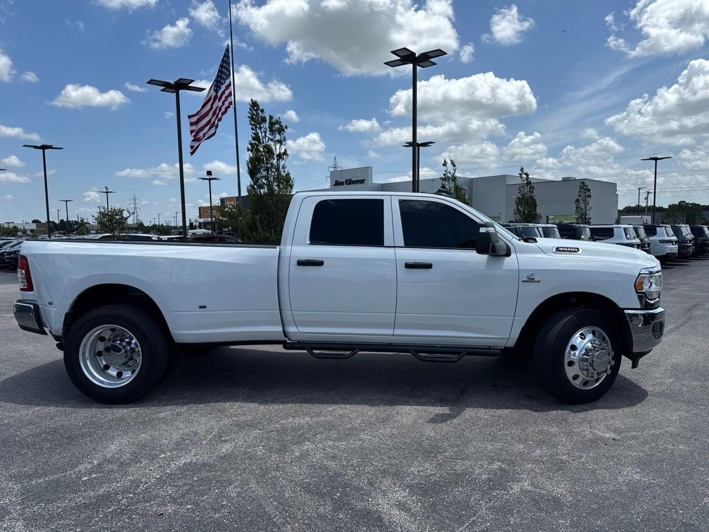 2023 RAM 3500 Tradesman Crew Cab 4x4 8' Box