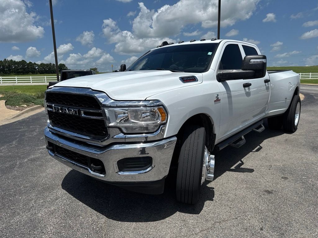 2023 RAM 3500 Tradesman Crew Cab 4x4 8' Box