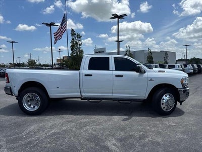 2023 RAM 3500 Tradesman Crew Cab 4x4 8' Box