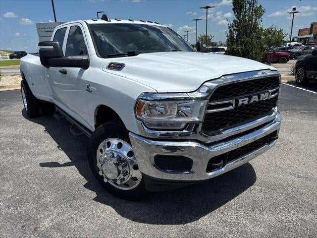 2023 RAM 3500 Tradesman Crew Cab 4x4 8' Box