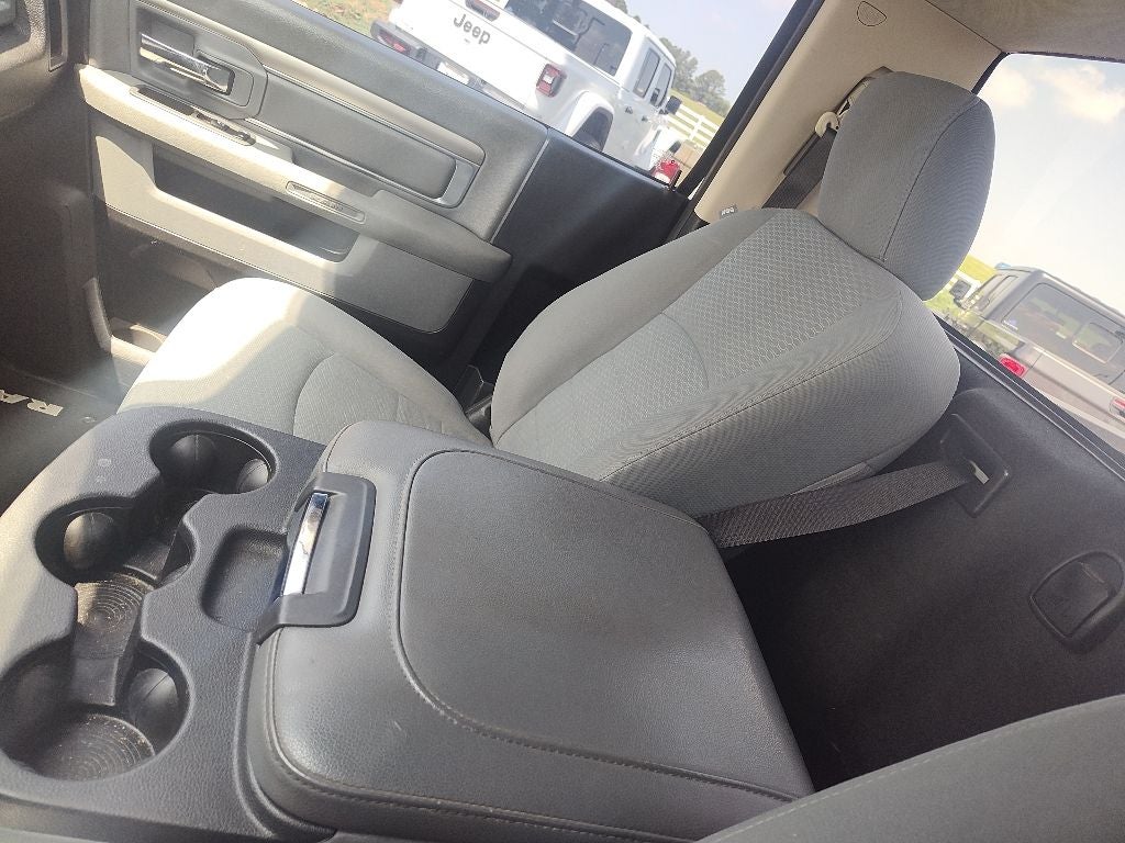 2019 RAM 1500 Classic Tradesman Regular Cab 4x2 6'4' Box