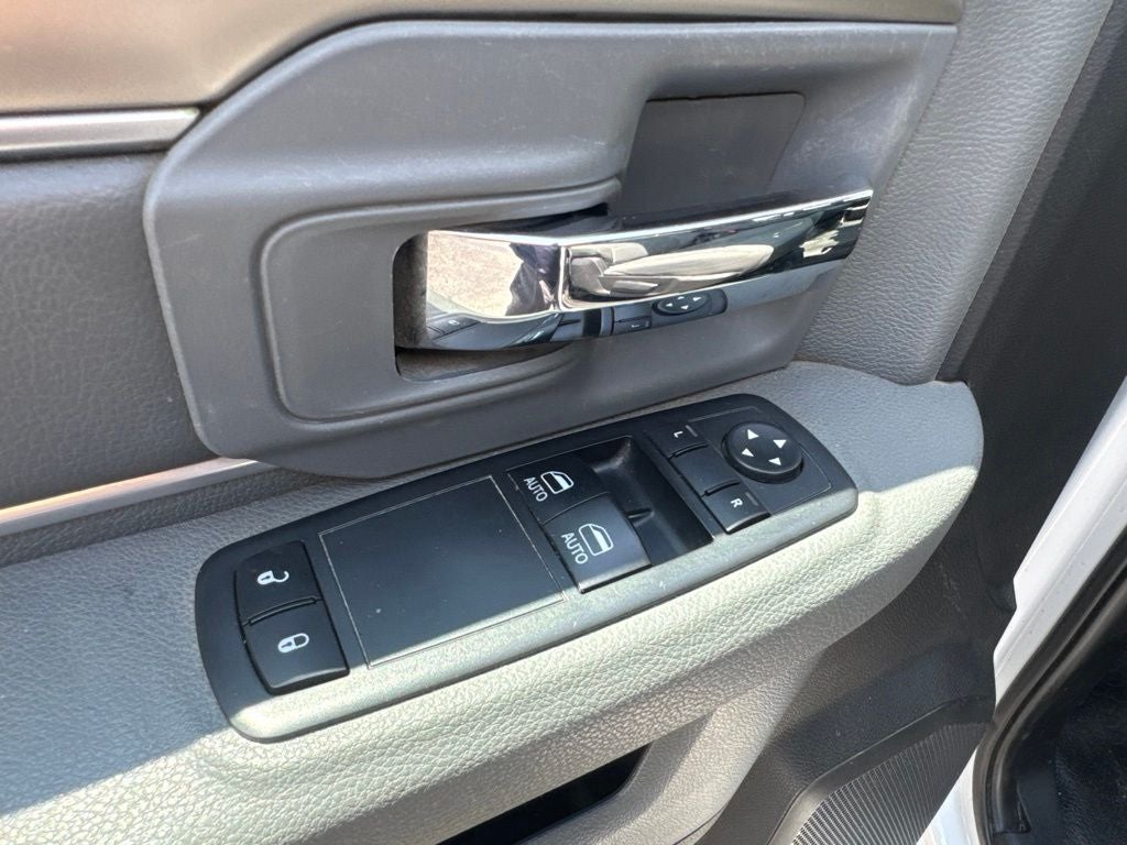 2017 RAM 1500 Tradesman Regular Cab 4x2 8' Box