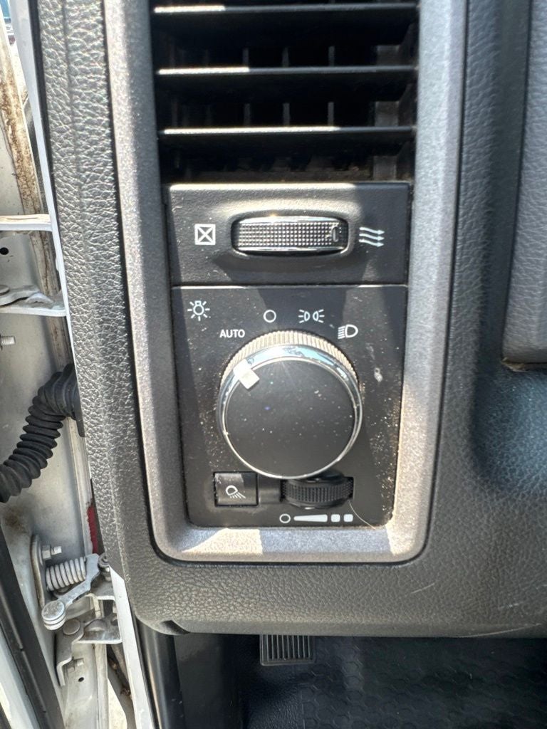 2017 RAM 1500 Tradesman Regular Cab 4x2 8' Box