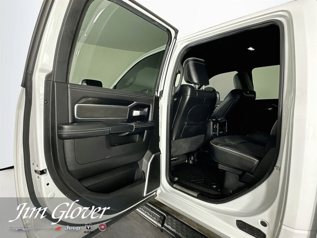 2022 RAM 2500 Laramie Crew Cab 4x4 6'4' Box