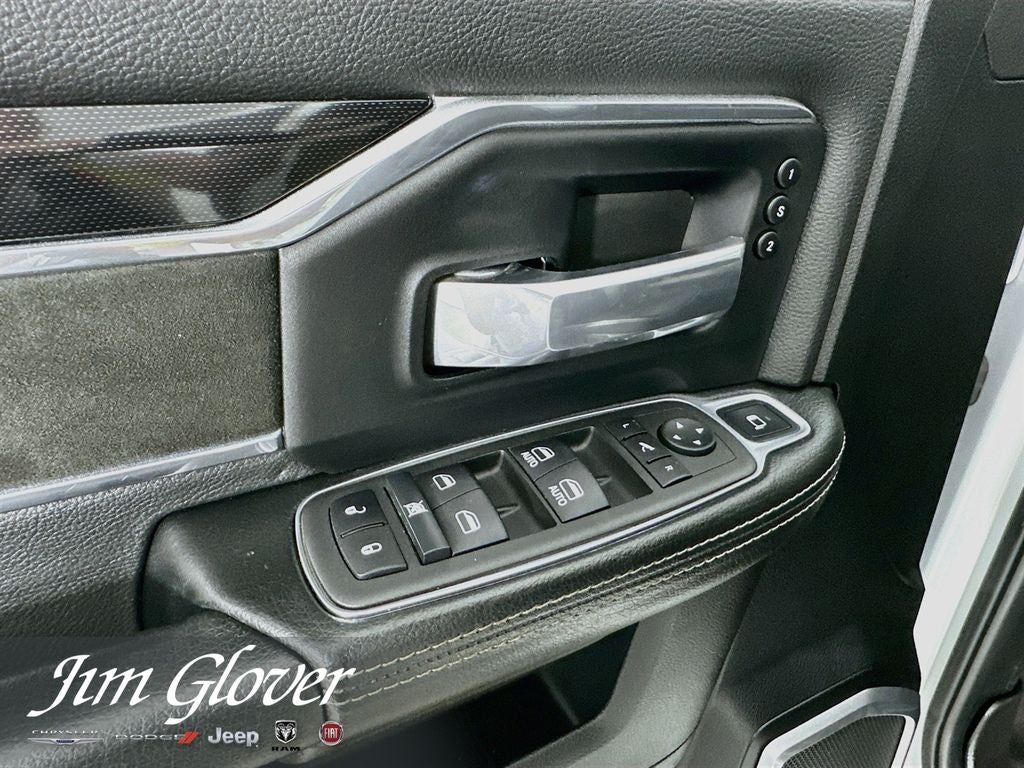 2022 RAM 2500 Laramie Crew Cab 4x4 6'4' Box