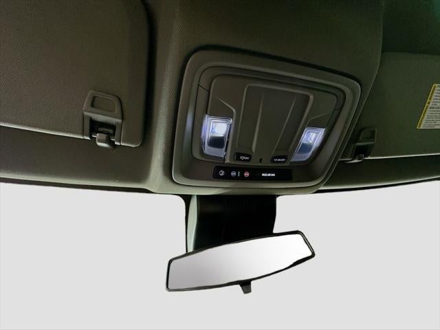 2026 Chevrolet Silverado 1500 4WD Crew Cab Short Bed Custom