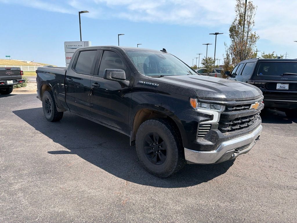 2023 Chevrolet Silverado 1500 4WD Crew Cab Standard Bed LT