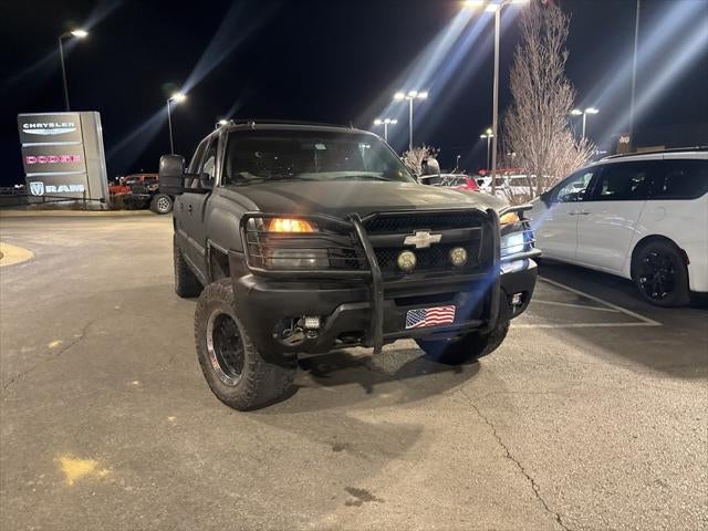2002 Chevrolet Avalanche 2500 Base 130 WB