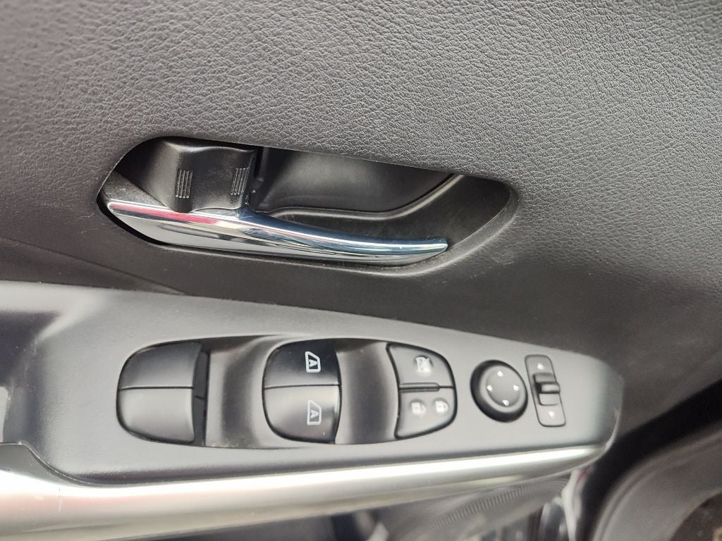 2018 Nissan Kicks SR