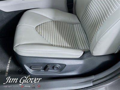 2024 Toyota Camry Hybrid SE